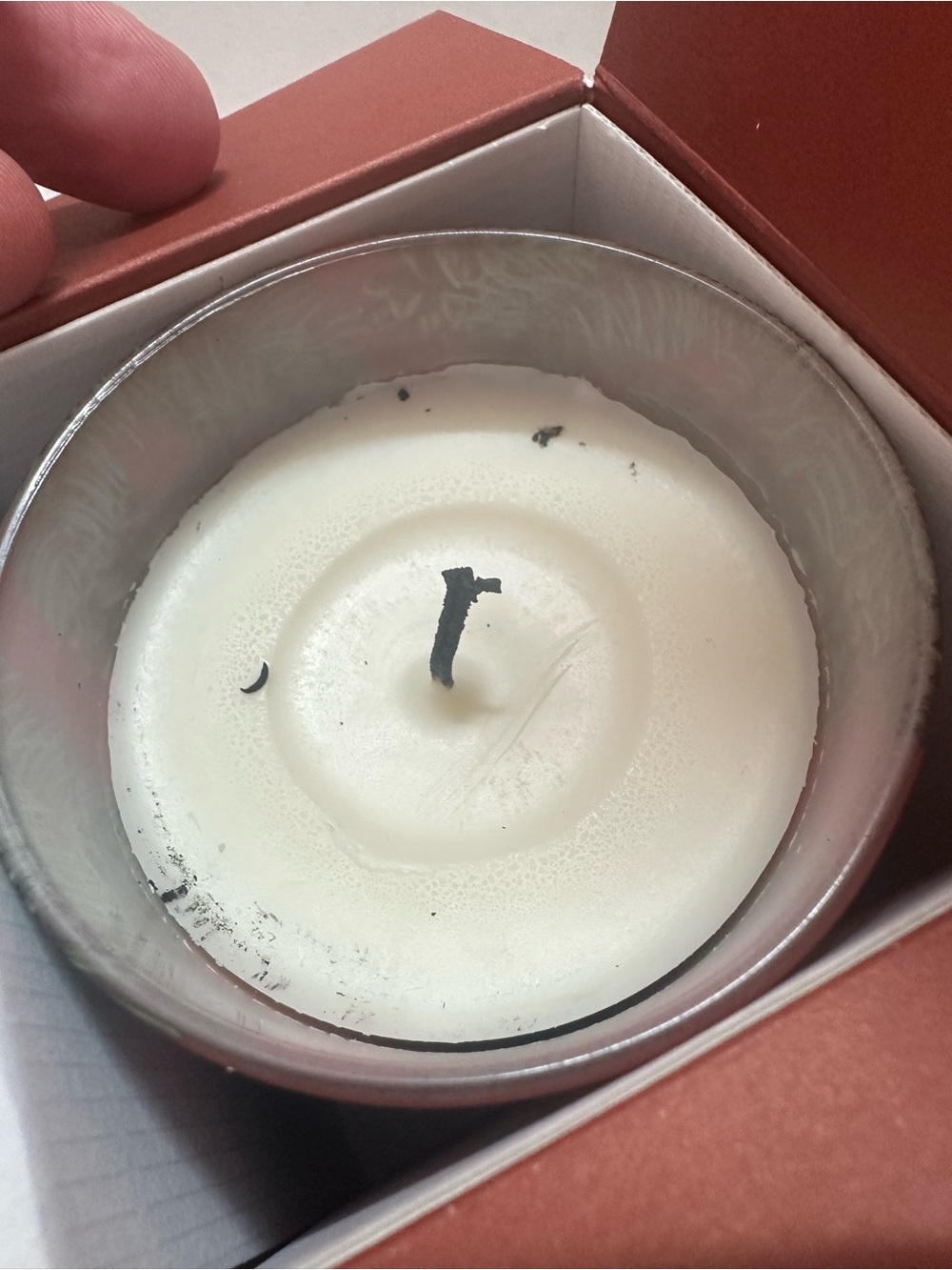 Carriere Freres Siberian Pine & Winter Rose Luxury Scented Candle - Picture 5 of 5